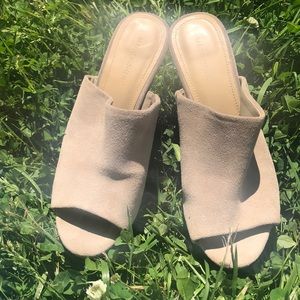 Fashionable wedge heel